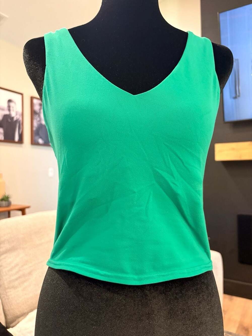Alo Yoga Green V-Neck Crop Tank Top Size L